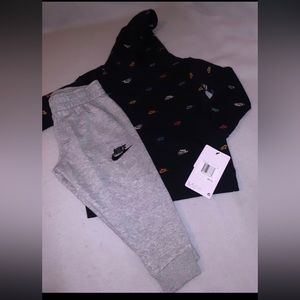 Nike toddler sweatsuit
